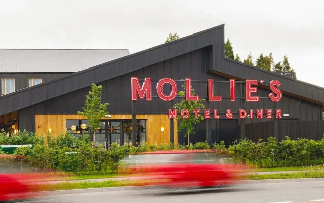 Mollie's Motel & Diner