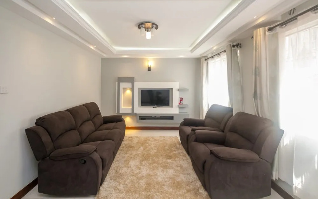 Spacious 2bdr Home-5mins TO Wilson Airport
