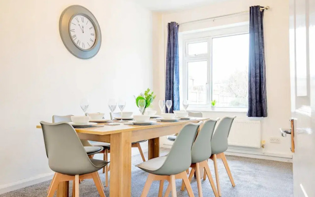 Host Stay Chestnut Residence
