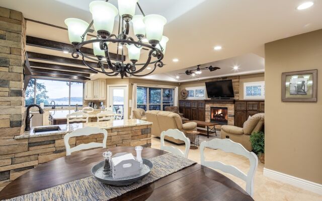 Hummingbird Hideaway 4 Bedroom Home