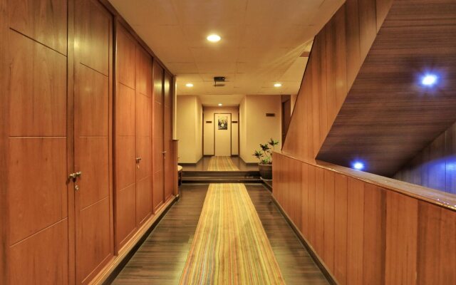 Travel Lodge Suriwongse - Adult only