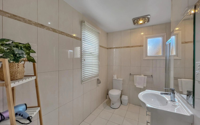 Bright 3-bedroom apartment - Central Armidale