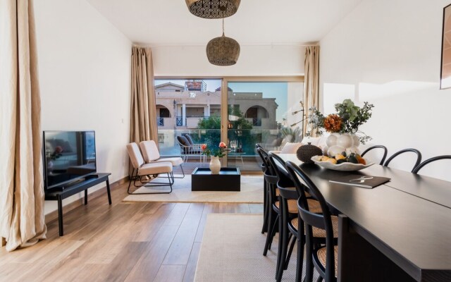"sanders Evolution - Nice 3-bdr Apt w/ Shared Pool"