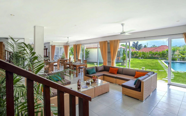 Villa Yenian by Villa Finder