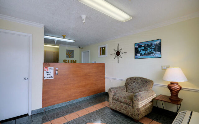 Intown Suites Extended Stay Select Houston - Stafford