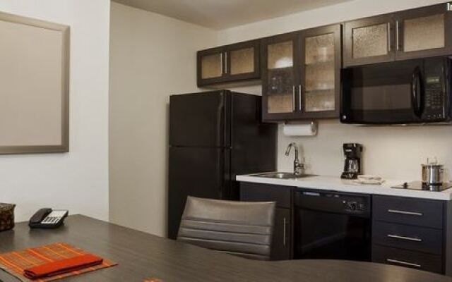 Candlewood Suites Kansas City-Overland Park