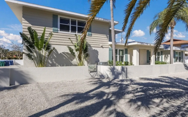 Surf Riders 4 Bedroom Home