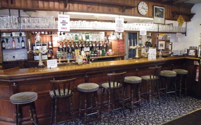 Twa Dogs Inn