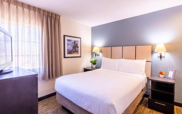 Sonesta Simply Suites Arlington