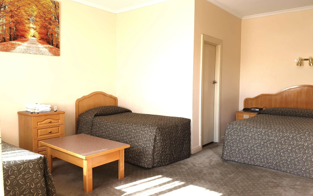 Glenelg Motel