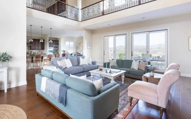 Palazzo Del Sol By Avantstay Breathtaking Home w/ Mountain Views & Hot Tub