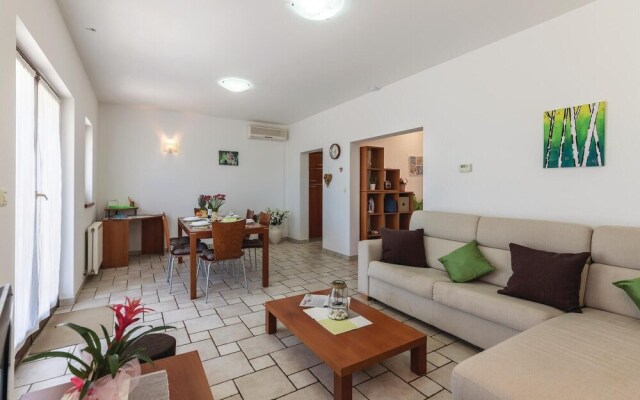 Awesome Home in Fazana With Wifi and 2 Bedrooms