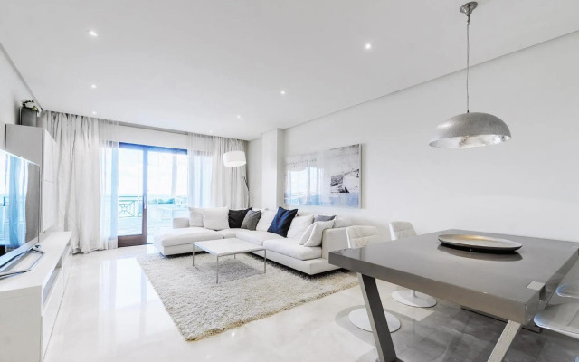 LUXURY APARTMENT FRONTAL BEACH in Doncella Beach