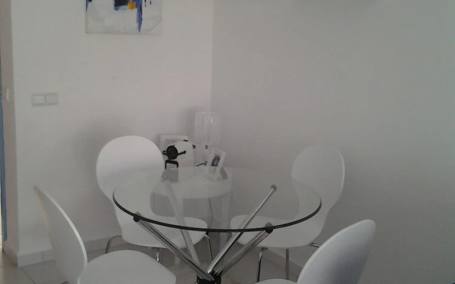 Allyene Garden View Apartment