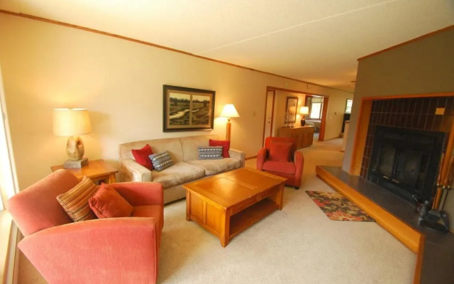 Pines Condominiums in West Keystone by Key to the Rockies