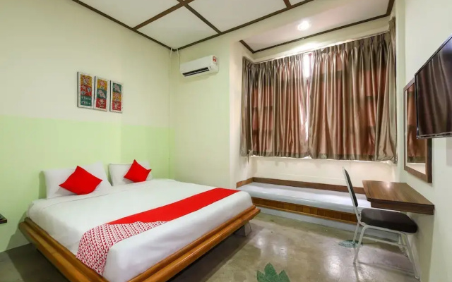 OYO 90297 Ivory Hotel & Resort