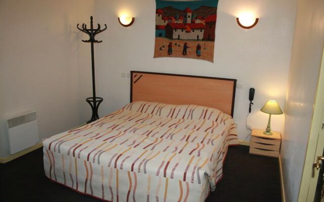 Lhostellerie Des Lacs