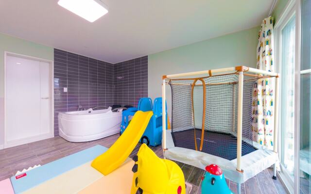 My Chu Kids Pool Villa Pension