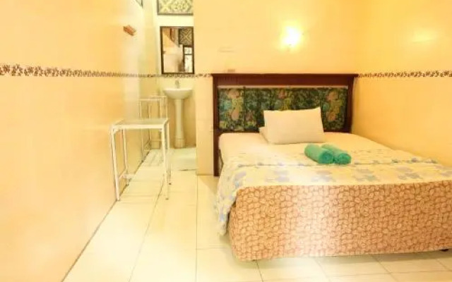 Kerti Beach Bungalow and Restaurant