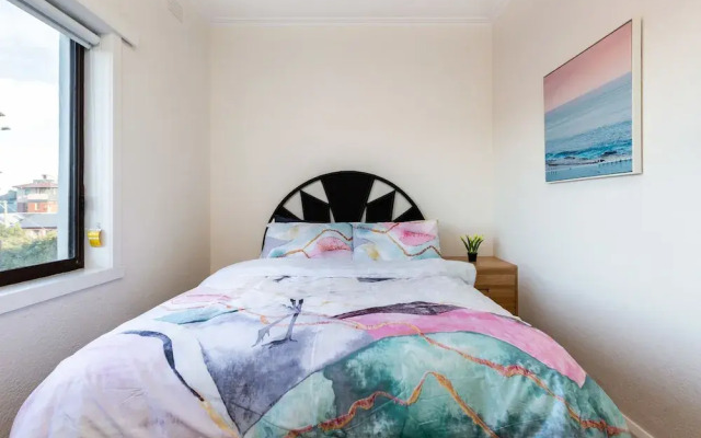 Lighthouse Cozy 2BDR with CITY VIEWS