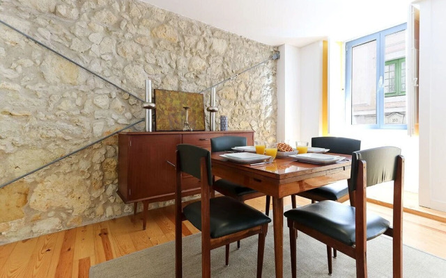 JOIVY Spacious & elegant 1-bed flat, moments from Avenida station