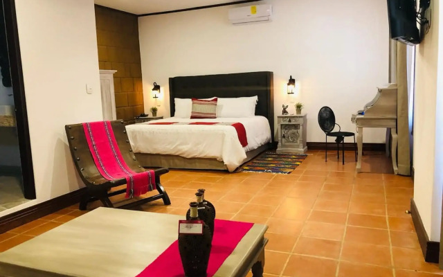 Casa de Adobe Gallery & Luxury Boutique