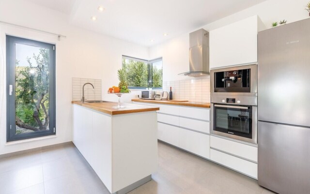 Nice Home in Trogir With Wifi and 4 Bedrooms