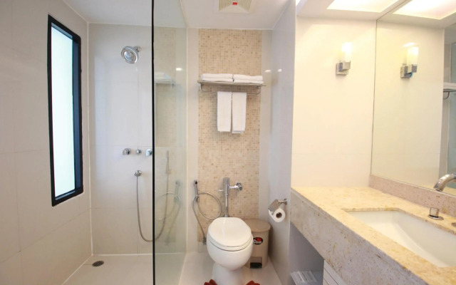 Jayleen Clarke Quay Hotel