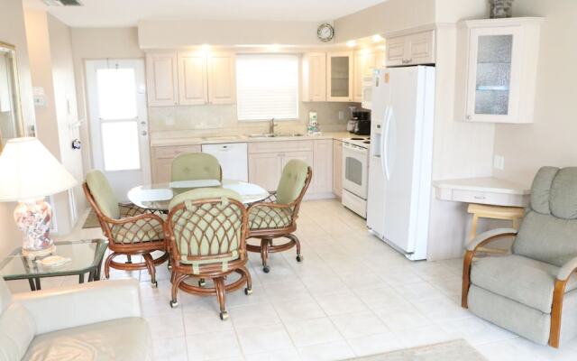 Jamaica Royale 005 - 2 Br Condo