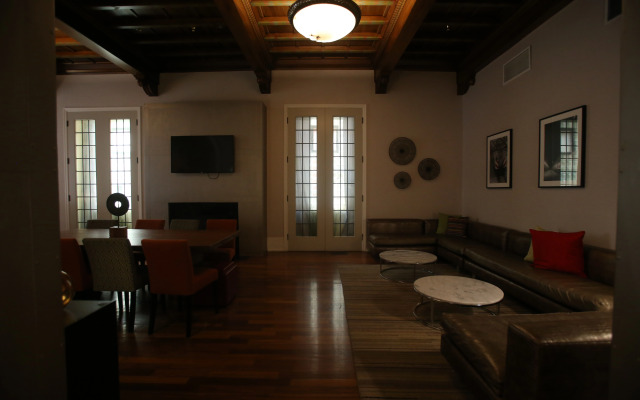 Tremont Hotel by SB at Chicago Magnificent Mile