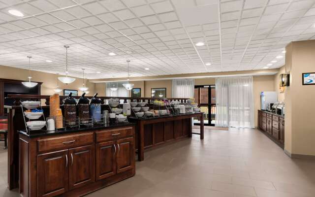 Comfort Suites Commerce