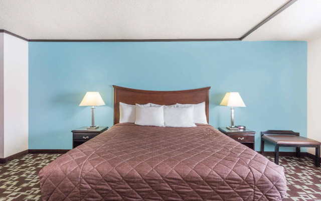 Spark by Hilton Daleville Roanoke North