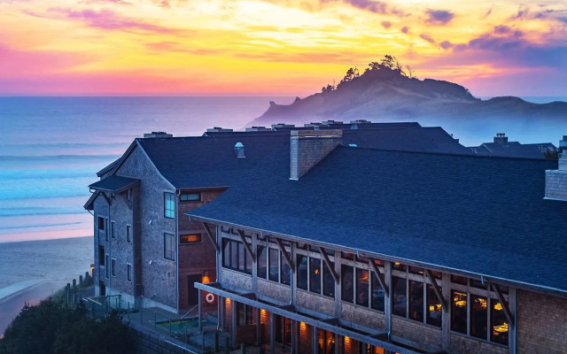 Headlands Coastal Lodge & Spa