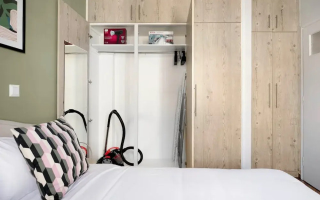 Dew 1-Bedroom Apartment in Athens