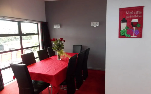 De Vine Martinborough 14 Cologne St