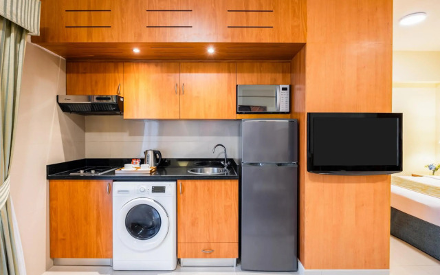 Golden Sands Hotel Apartments
