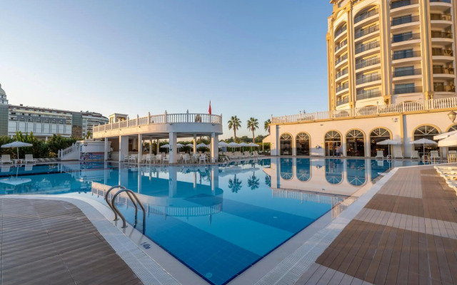J'adore Deluxe Hotel & Spa