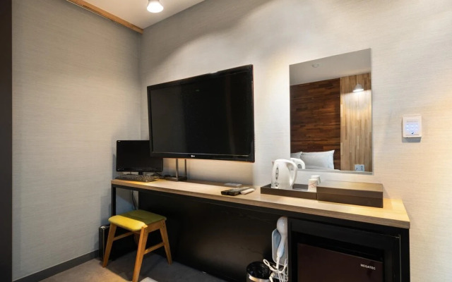 Chuncheon Hotel 121