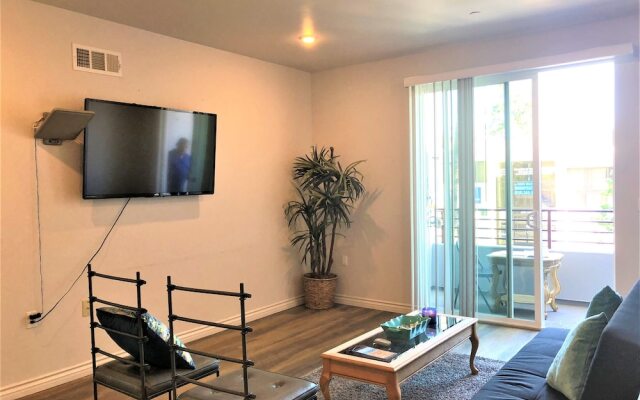 Fully Furnished Apartments near CSUN