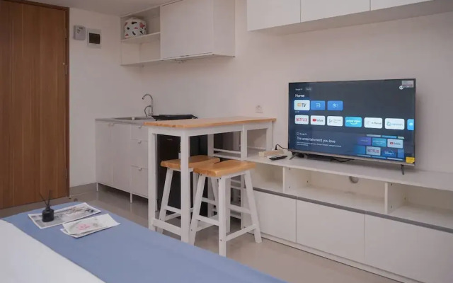 Warm And Simply Studio At Cisauk Point Apartment
