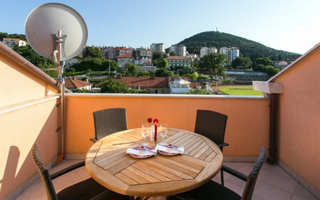 Apartments Miramare & Campara