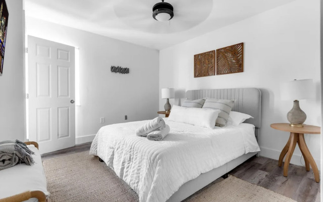 Stylish & Modern 4BD Home