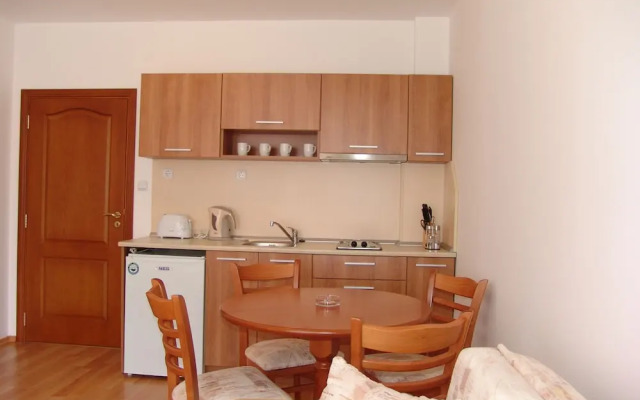 Efir Aparthotel