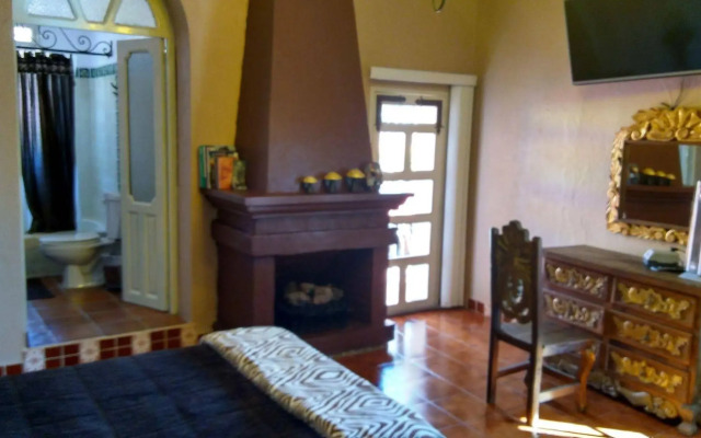 Casa Espejos Holistic B&B- Adults Only