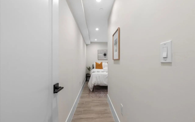 Central 2-Br City Sanctuary - Commuter-Friendly