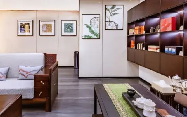 Luxiaolu PLUS Hotel (Xinxiang University Town)