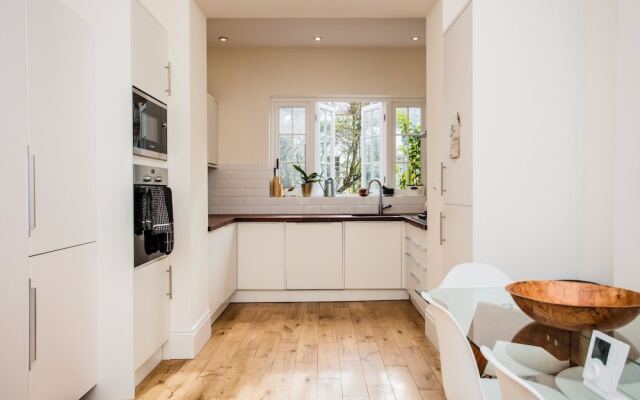2 Bedroom Flat in Islington, Sleeps 6