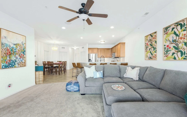 Panoramic Sunset Escape Waterfront Condo for 7!