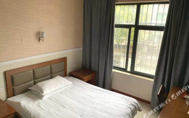 Zhapu Tianfei Business Hote