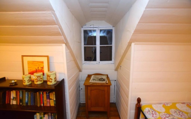 Larsen Cottage 1 – Hotel Rooms – Mount Victoria